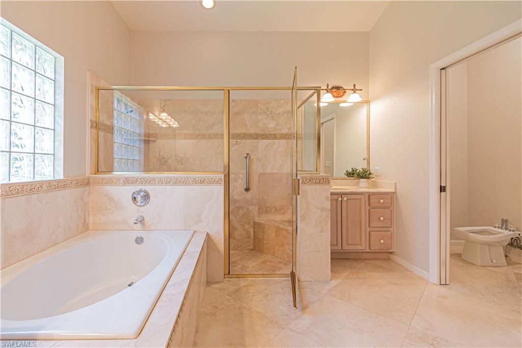 AUTUMN WOODS - Residential