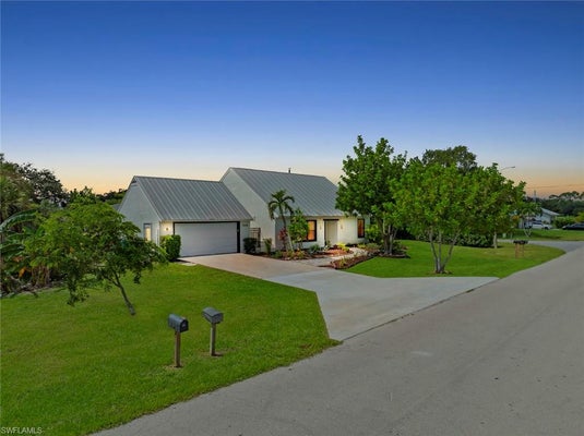 5500 29TH PL SW, NAPLES, FL 34116 - Image 59f7afec4ed15bc295dd3d2b9ba06b4e/2261382429
