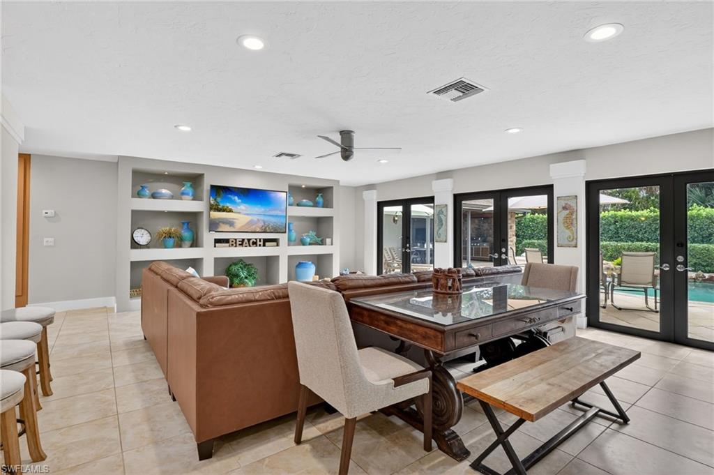 NAPLES PARK - Residential