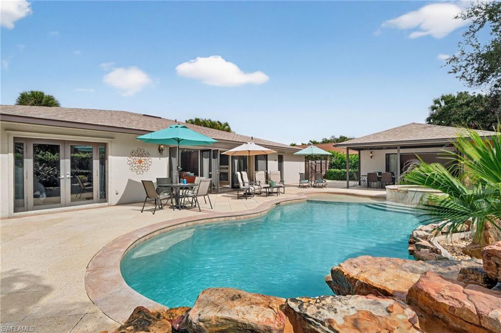 NAPLES PARK - Residential