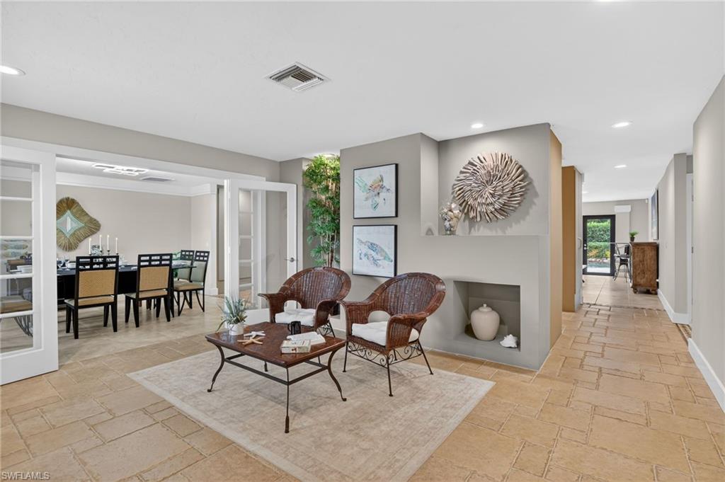 NAPLES PARK - Residential