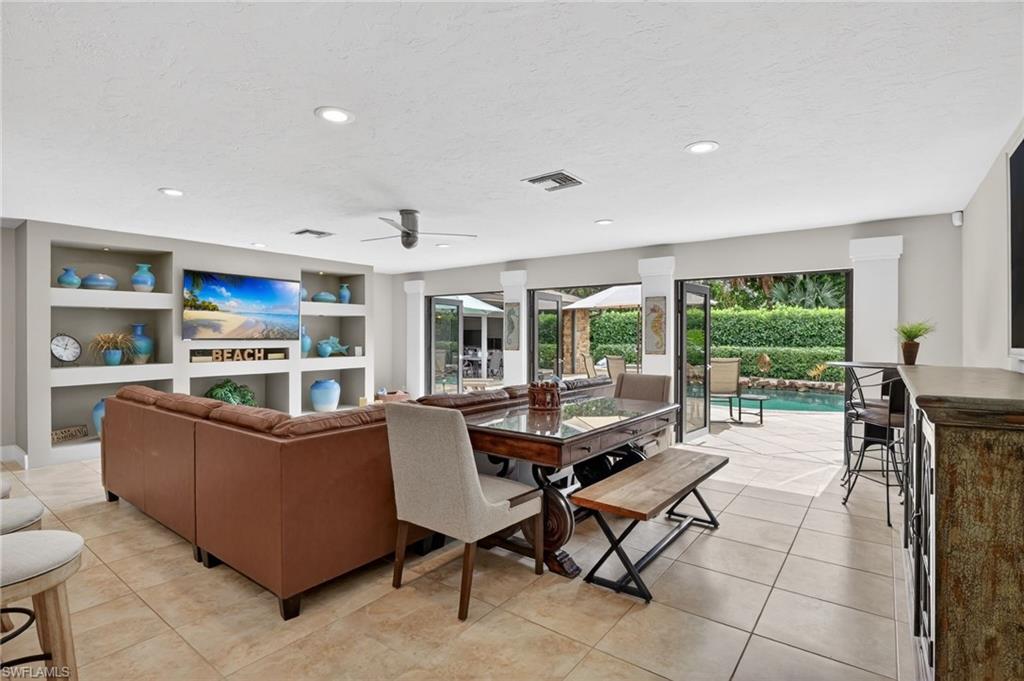 NAPLES PARK - Residential