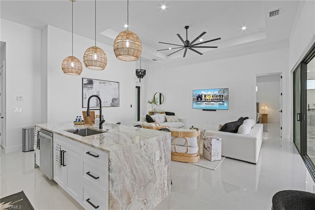 CAPE CORAL - Residential Lease