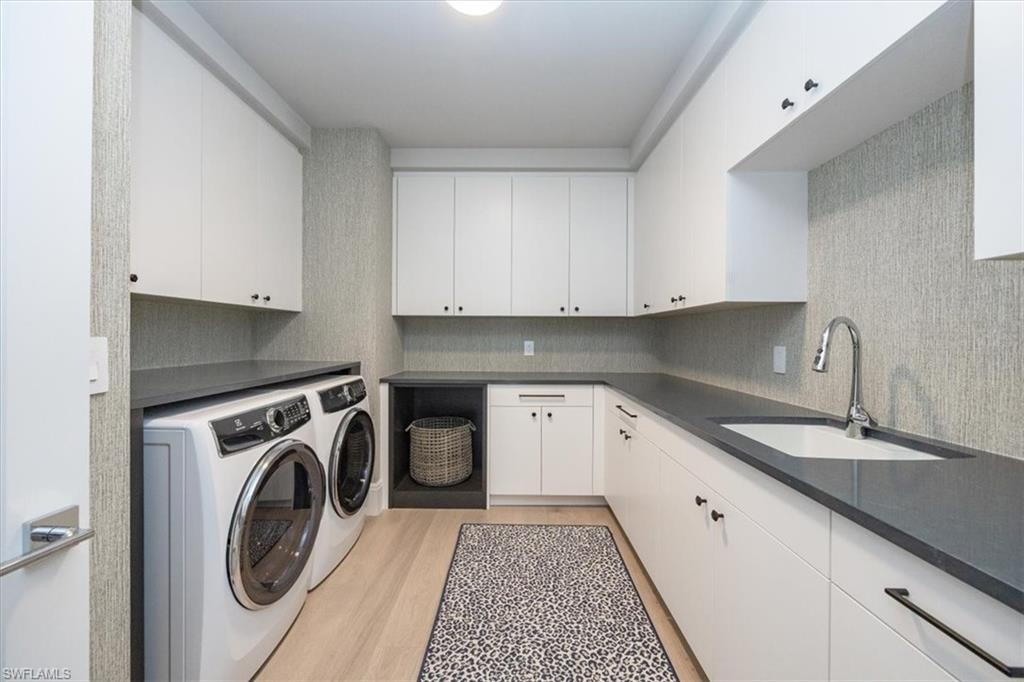 QUATTRO AT NAPLES SQUARE - Residential