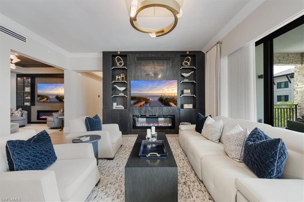 QUATTRO AT NAPLES SQUARE - Residential