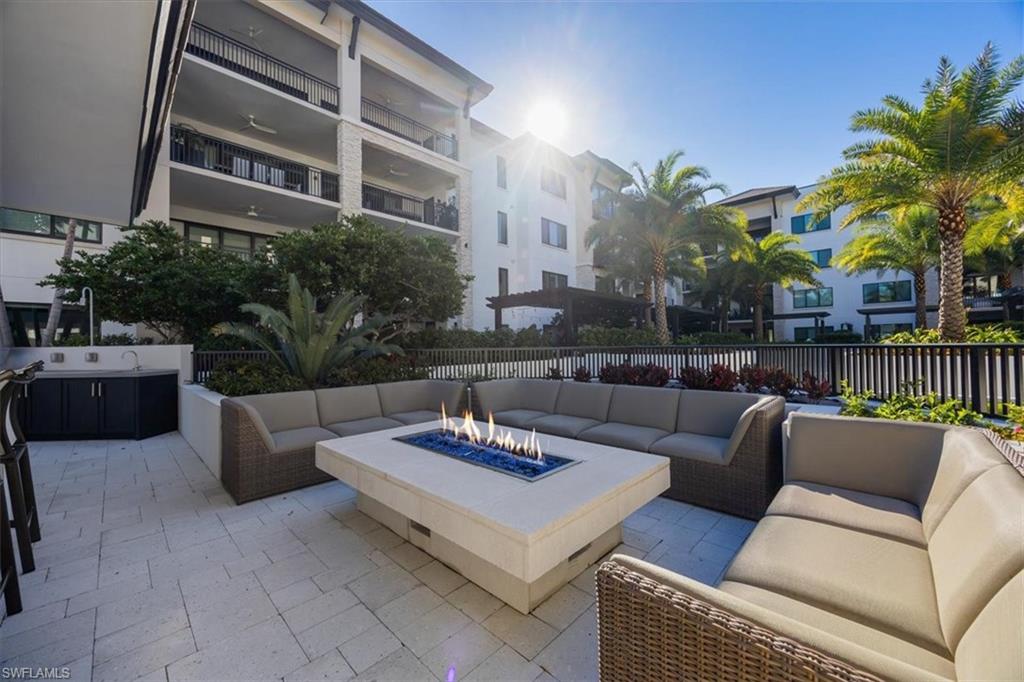 QUATTRO AT NAPLES SQUARE - Residential