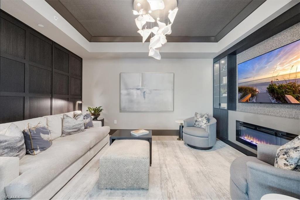 QUATTRO AT NAPLES SQUARE - Residential