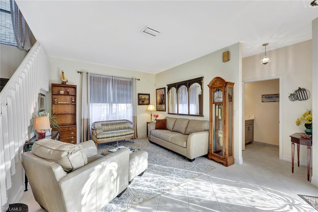 1614 Triangle Palm TER