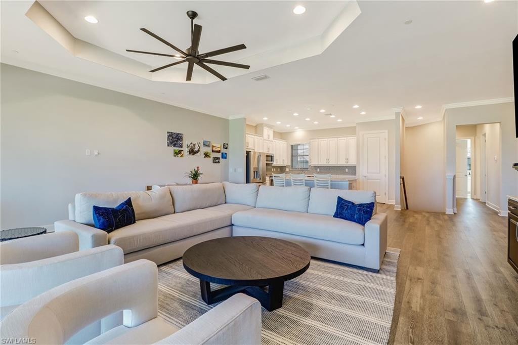 ESPLANADE - Residential