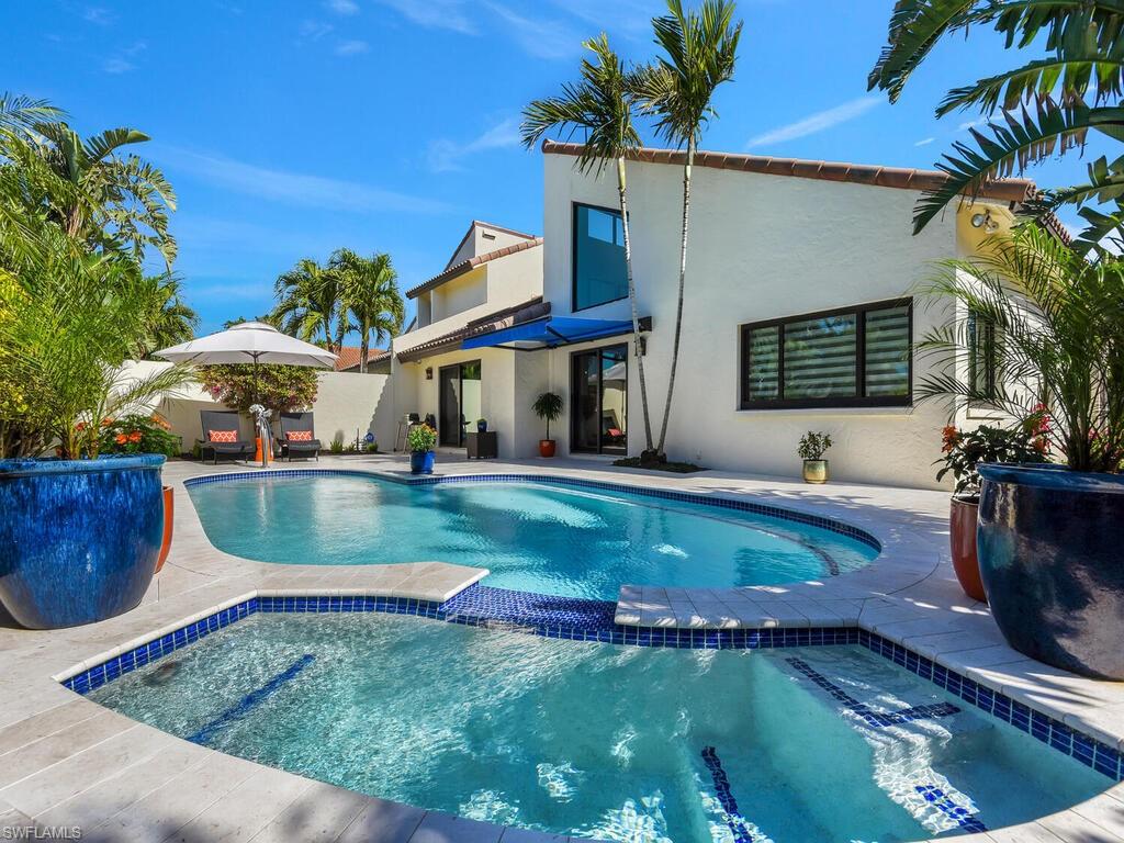 LAS BRISAS AT PELICAN BAY - Residential