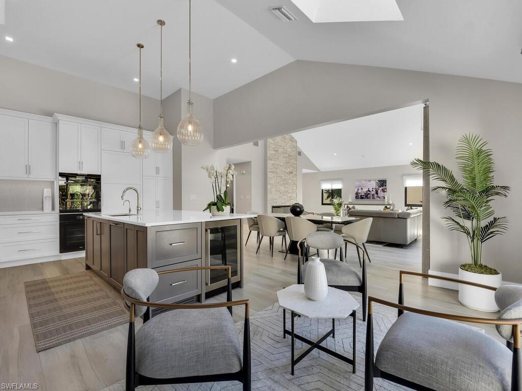 LAS BRISAS AT PELICAN BAY - Residential