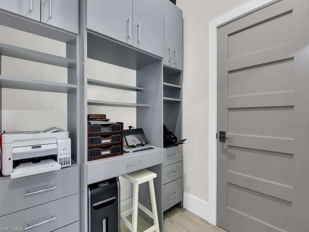 LAS BRISAS AT PELICAN BAY - Residential