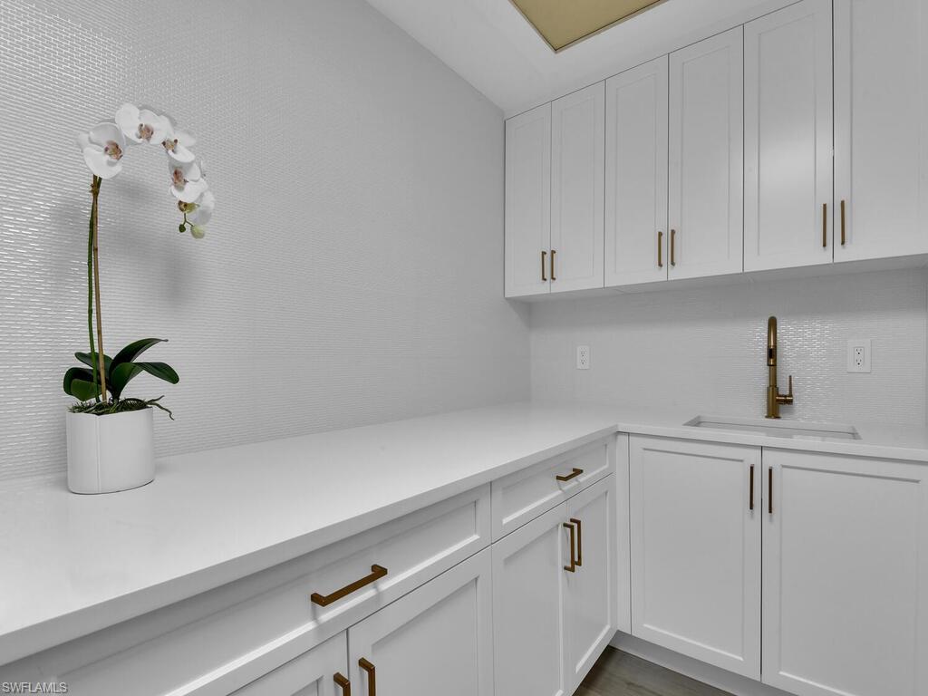 LAS BRISAS AT PELICAN BAY - Residential