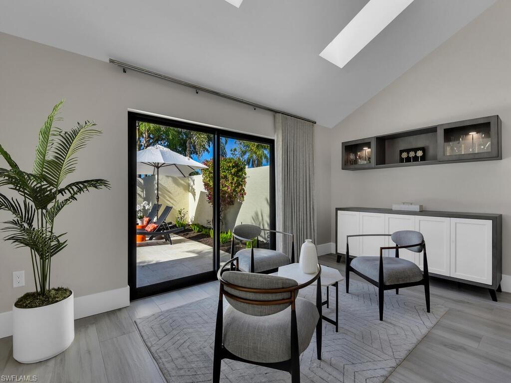 LAS BRISAS AT PELICAN BAY - Residential