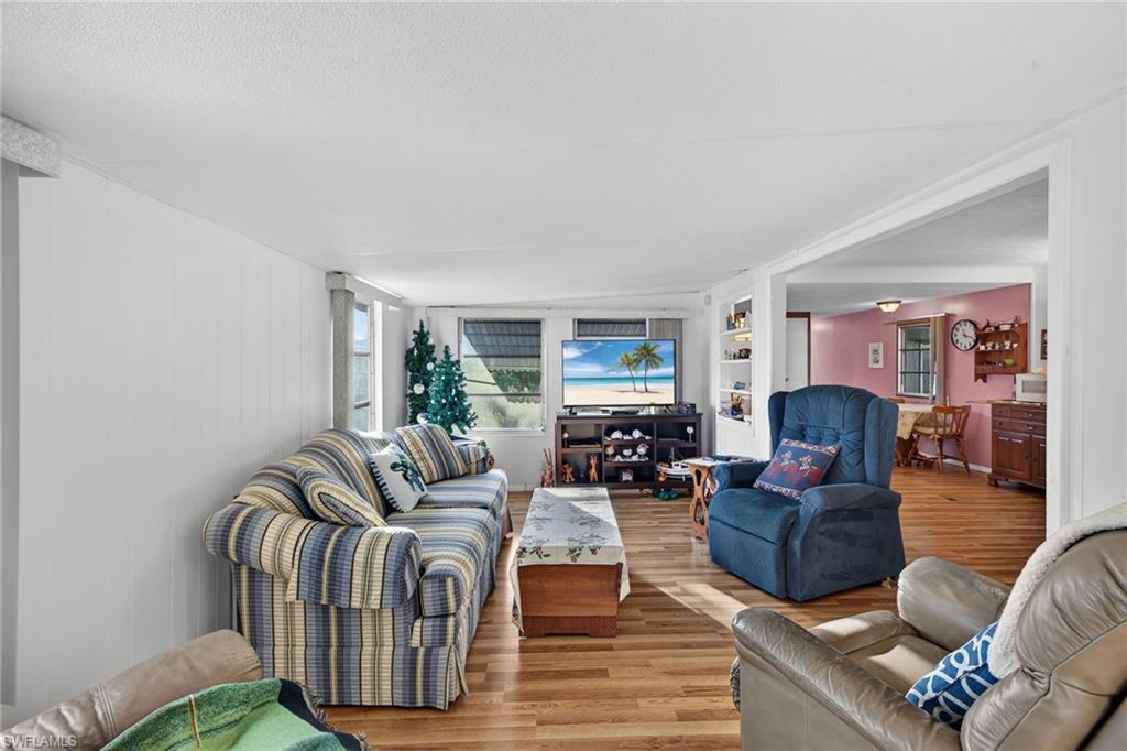 IMPERIAL HARBOR - Residential