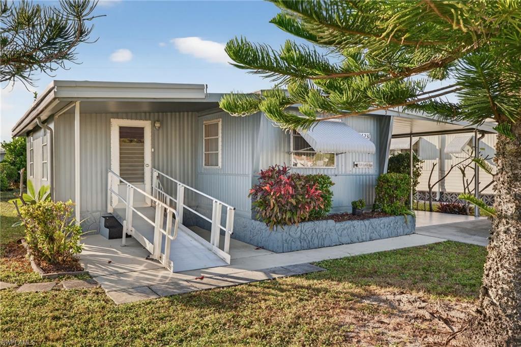 IMPERIAL HARBOR - Residential