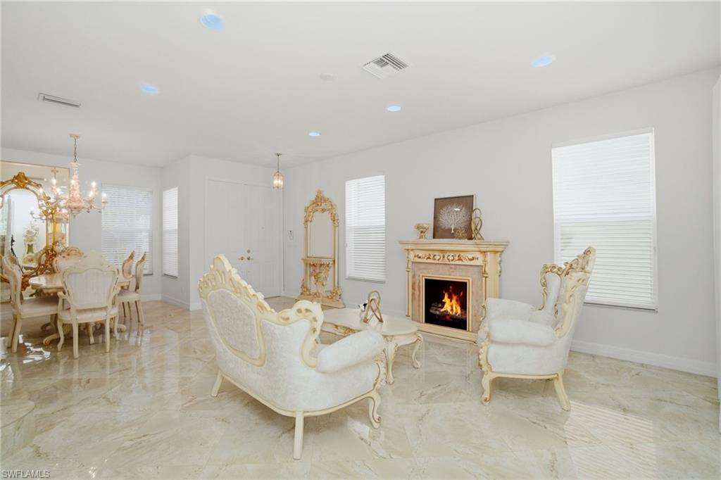 SATURNIA LAKES - Residential