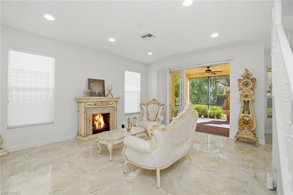 SATURNIA LAKES - Residential