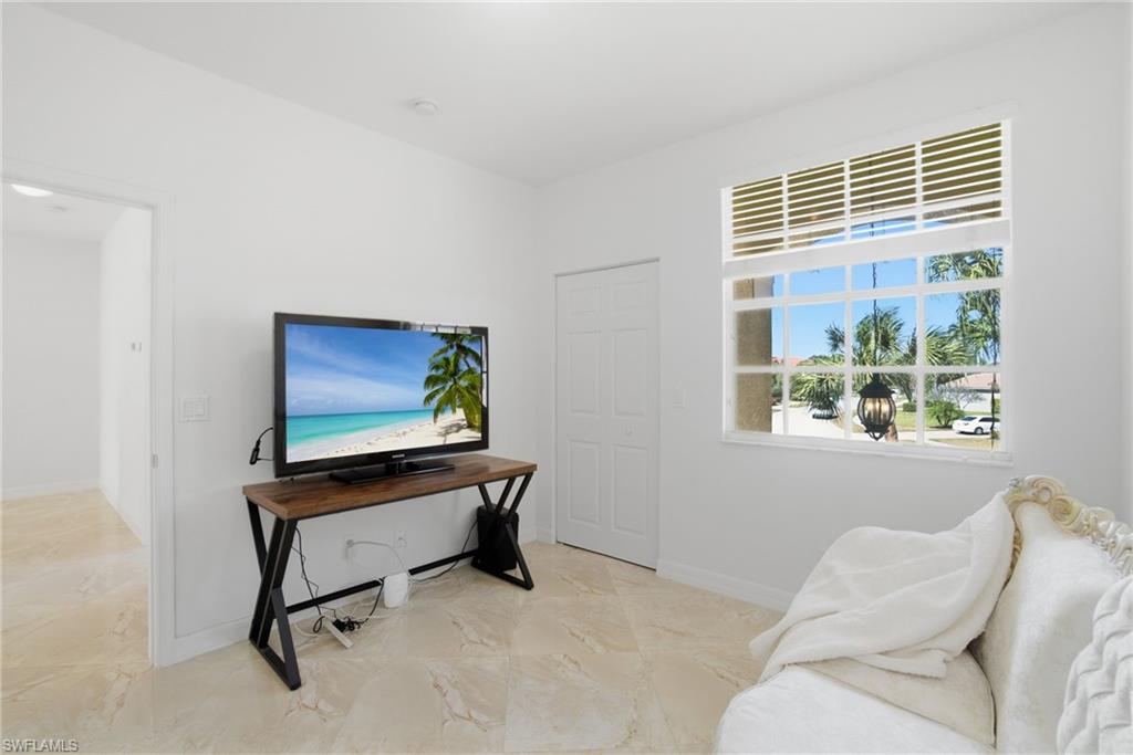 SATURNIA LAKES - Residential