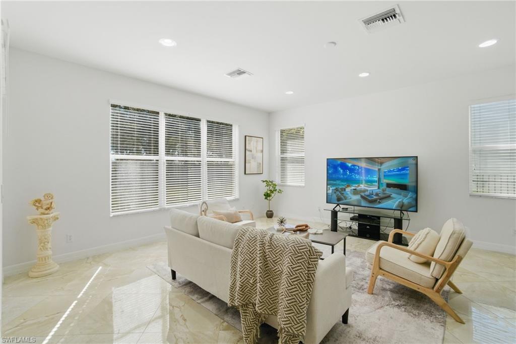 SATURNIA LAKES - Residential