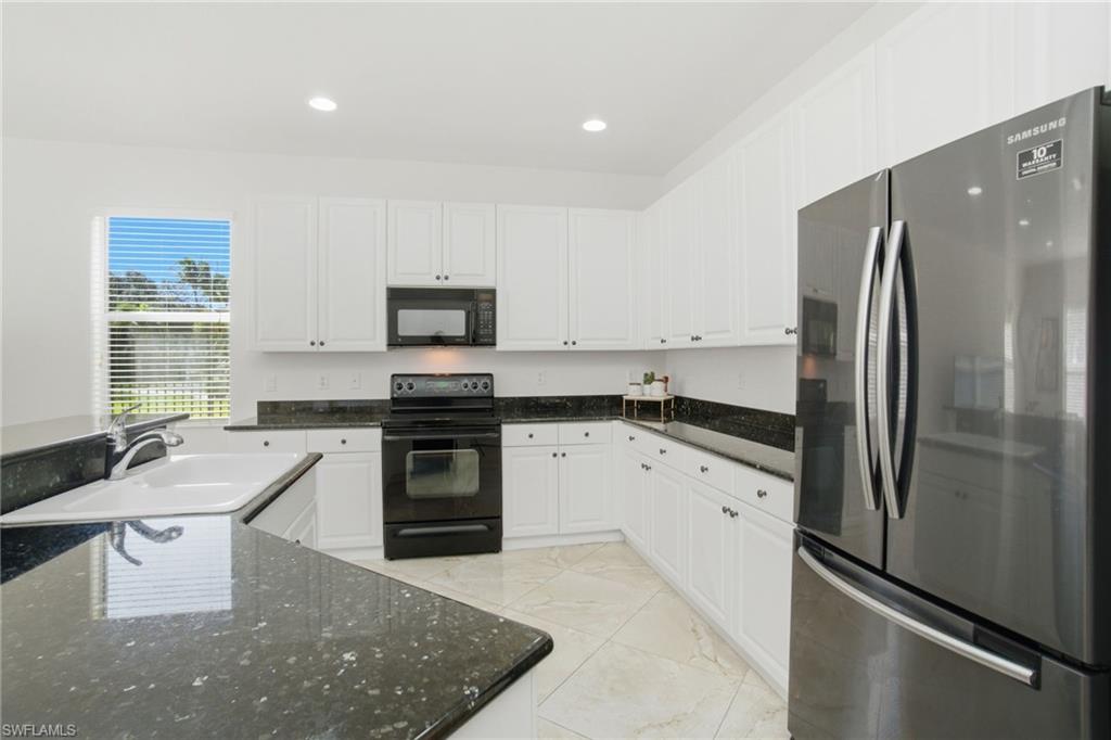 SATURNIA LAKES - Residential