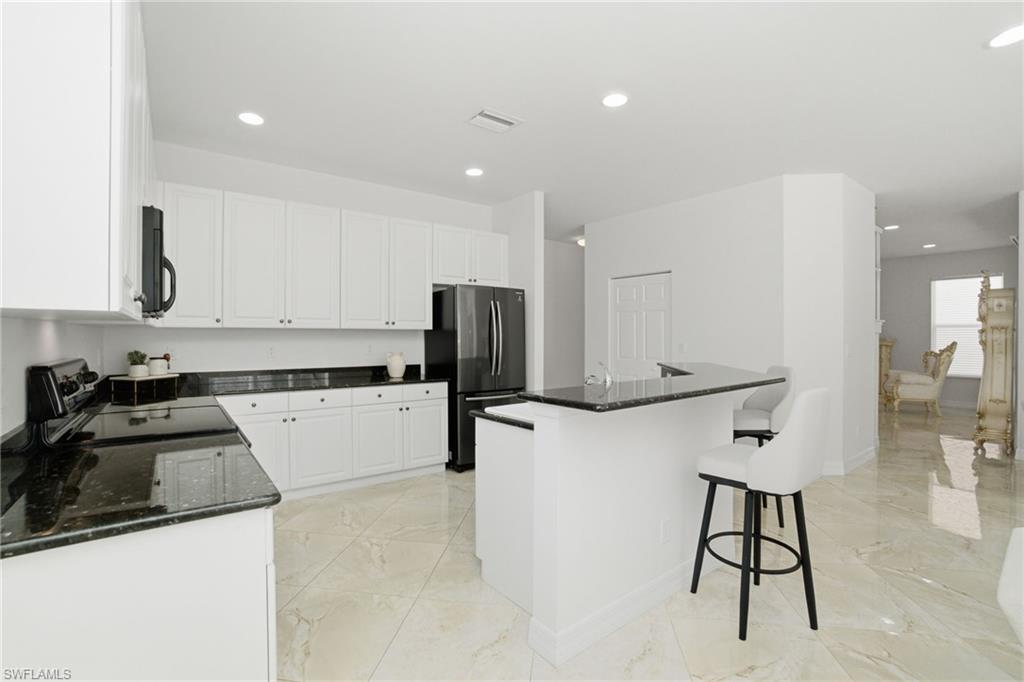 SATURNIA LAKES - Residential