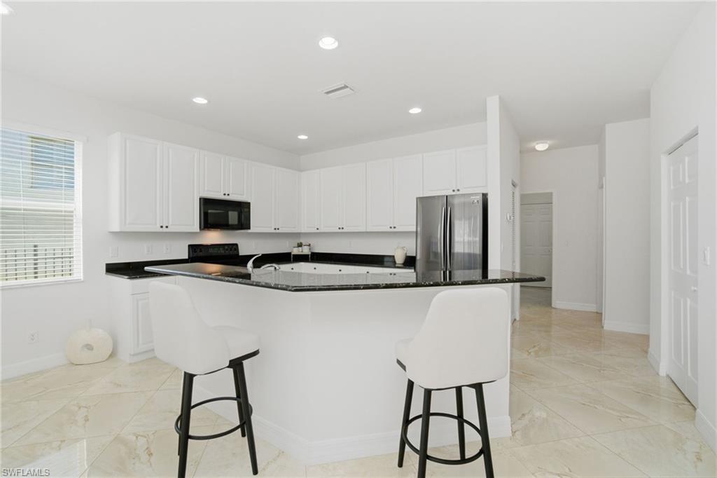 SATURNIA LAKES - Residential