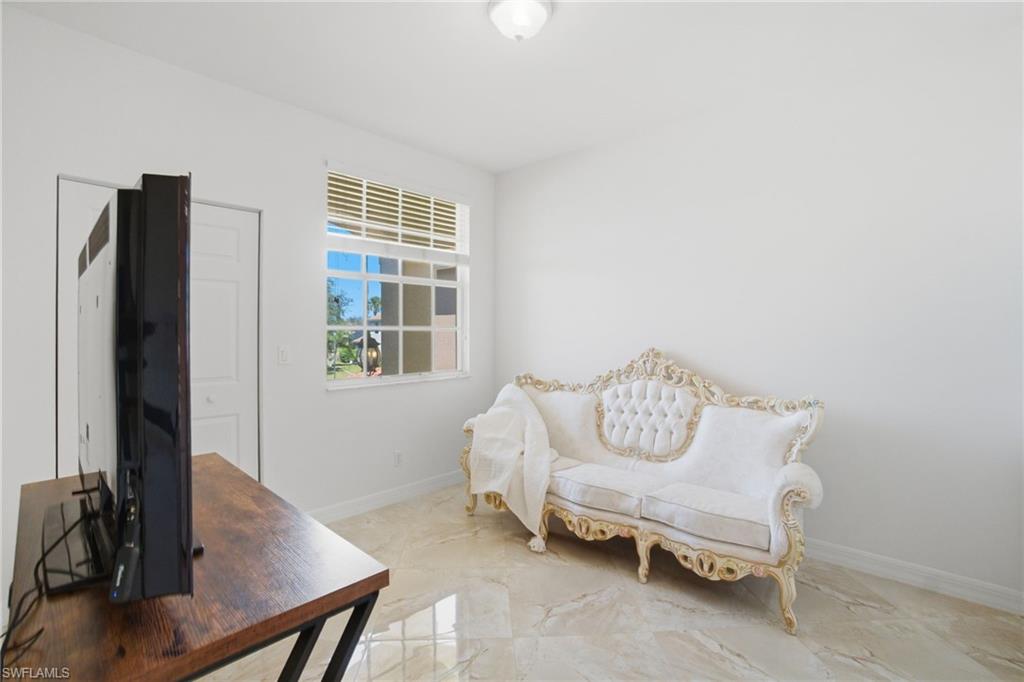 SATURNIA LAKES - Residential