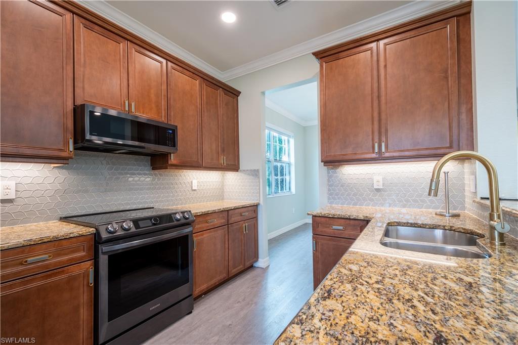 MARBELLA LAKES - Residential