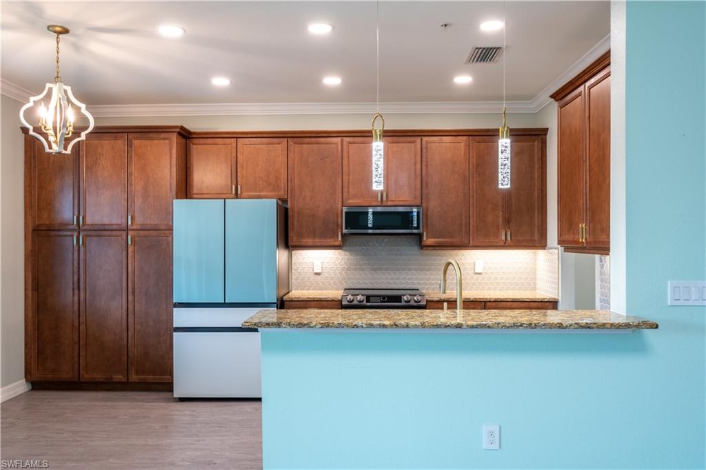 MARBELLA LAKES - Residential