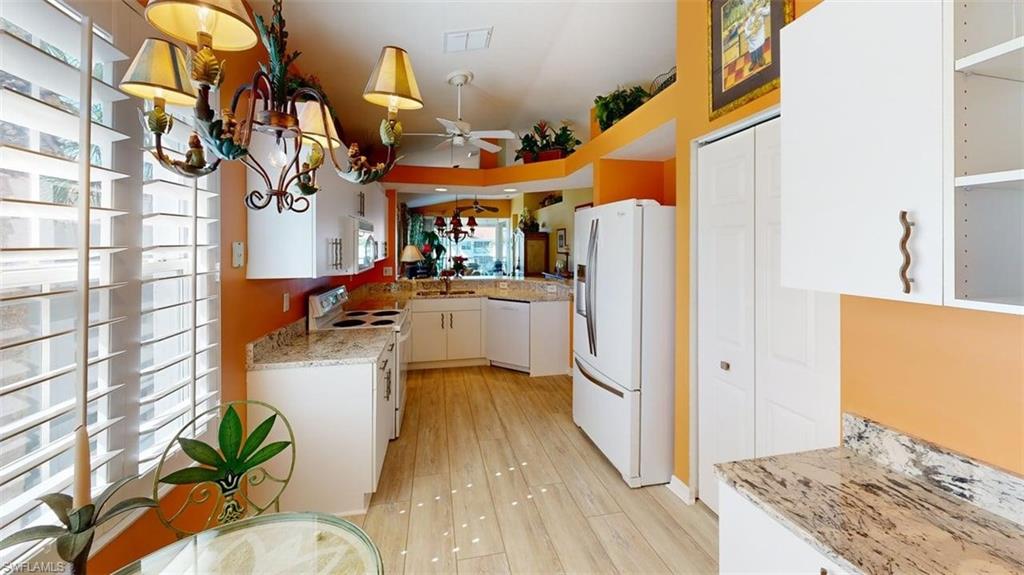 LIGHTHOUSE BAY - Residential