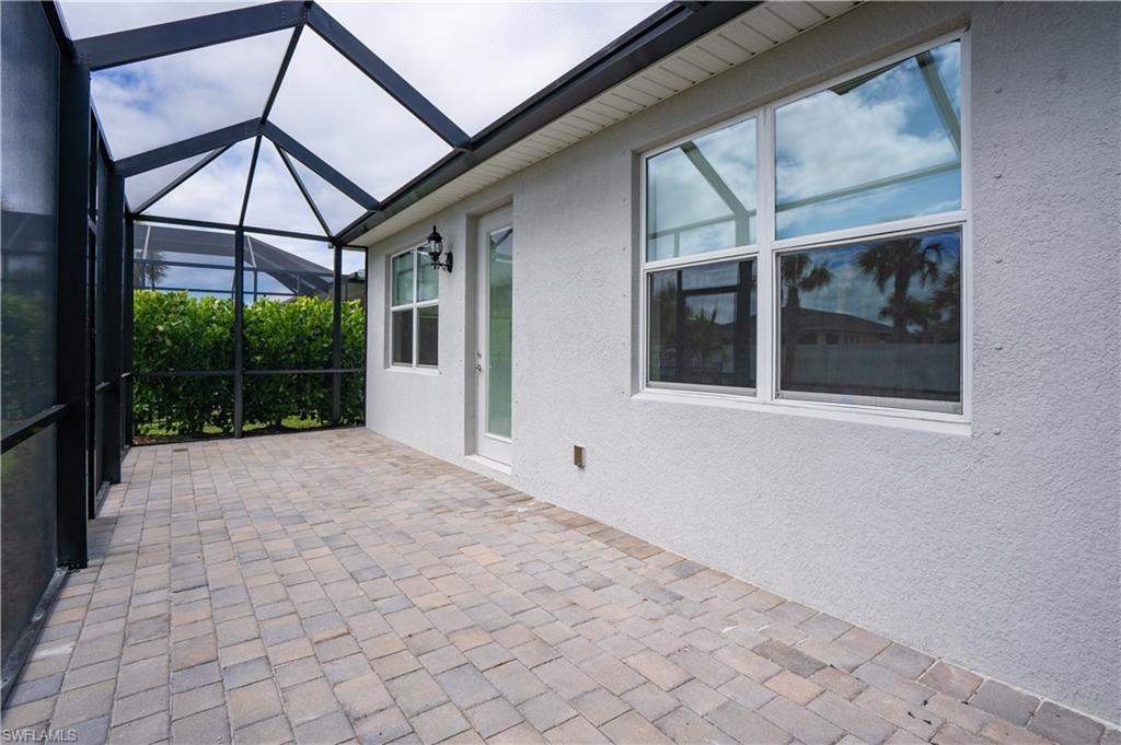 EDGEWATER - Residential Lease