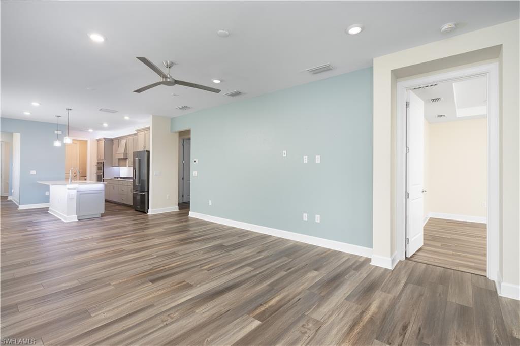 EDGEWATER - Residential Lease