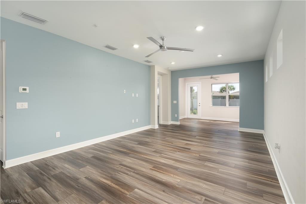 EDGEWATER - Residential Lease