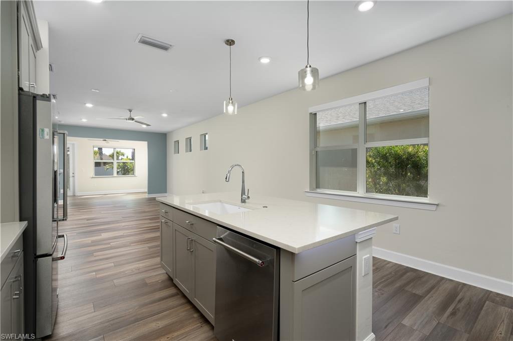 EDGEWATER - Residential Lease