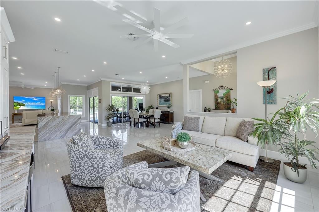 2035 Teagarden LN