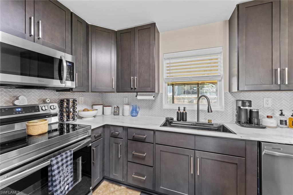 ISLAND PARK WOODLANDS - Residential