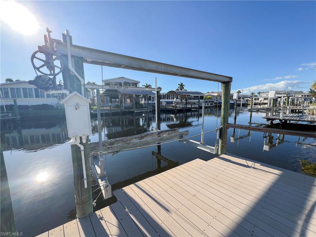 BAYSIDE ESTATES - Land