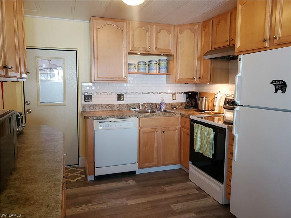 ENCHANTING ACRES MOBILE HOME - Residential