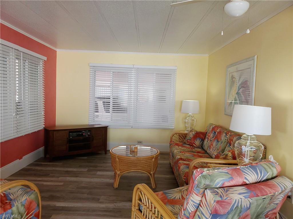 ENCHANTING ACRES MOBILE HOME - Residential