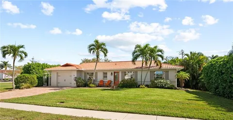 105 S Bahama Ave, Marco Island, FL 34145 - MLS#: 224087887
