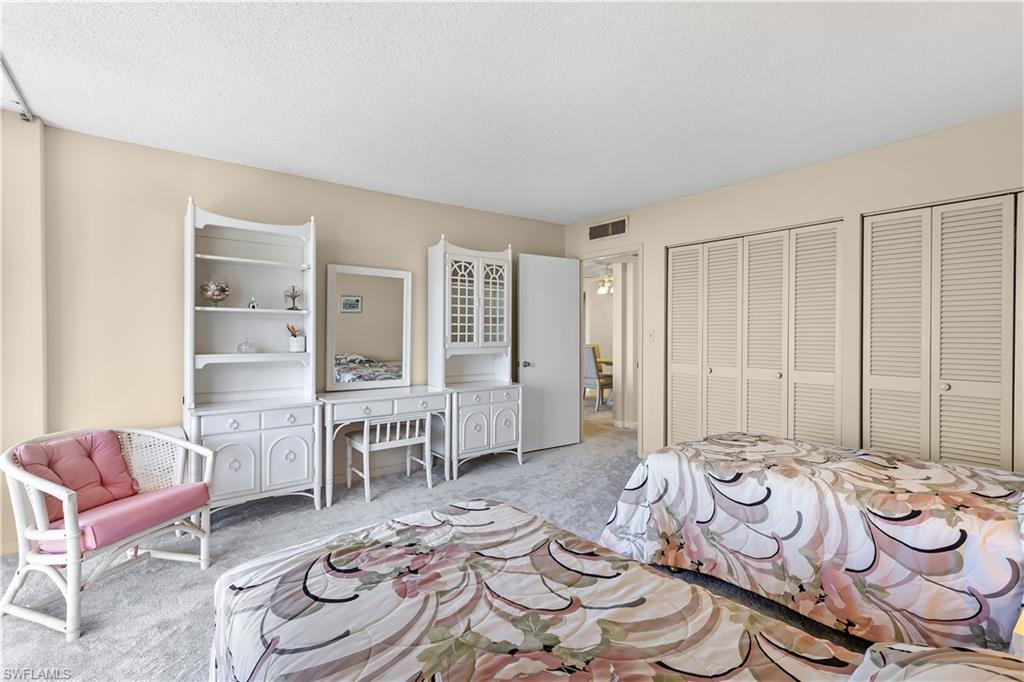 VANDERBILT TOWERS - Residential