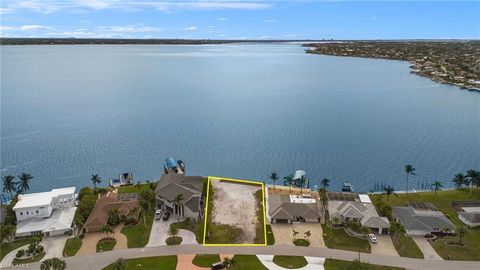 2290 SE 28th ST CAPE CORAL FL 33904