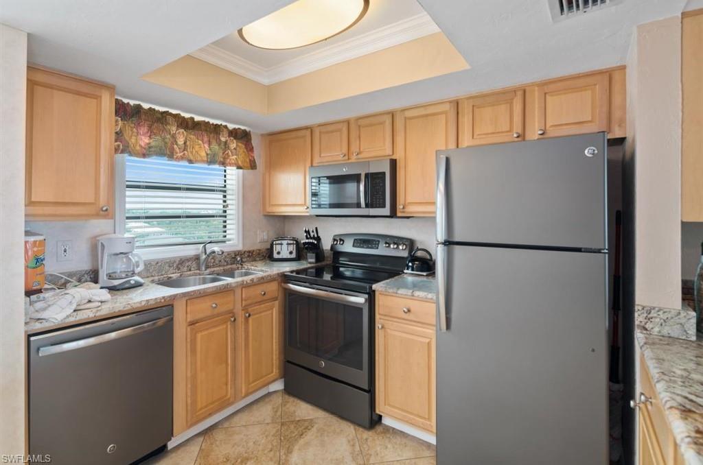 SMUGGLERS COVE CONDO - Residential