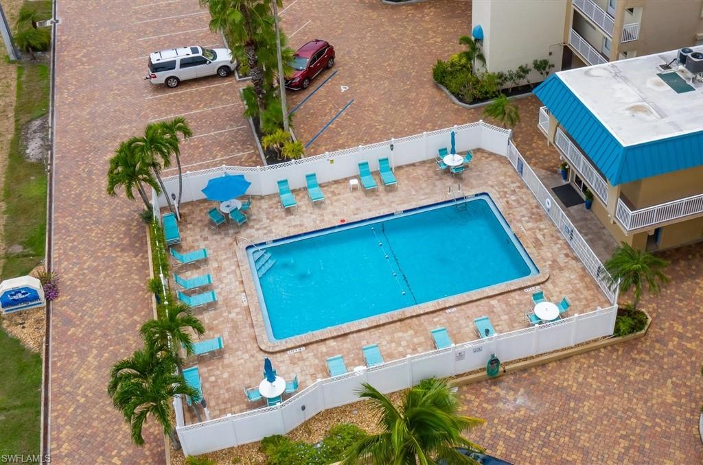 SMUGGLERS COVE CONDO - Residential