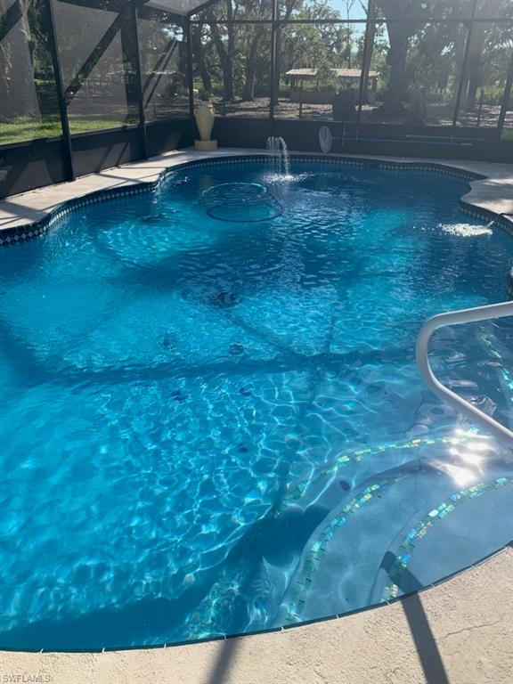 LAKE SUZY - Residential