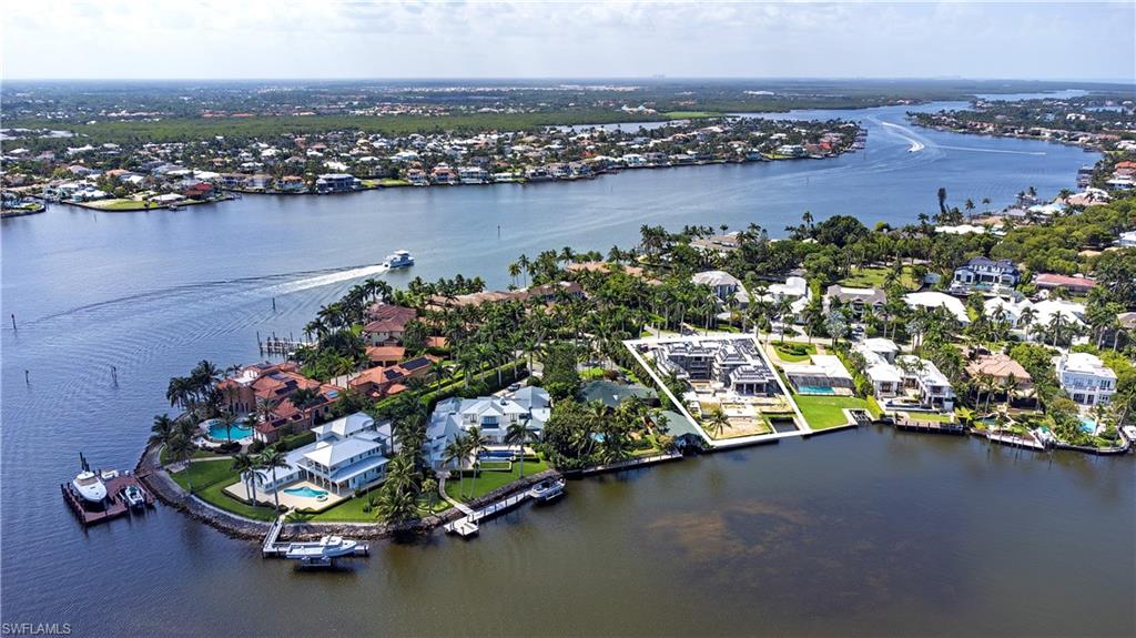 AQUALANE SHORES - Residential