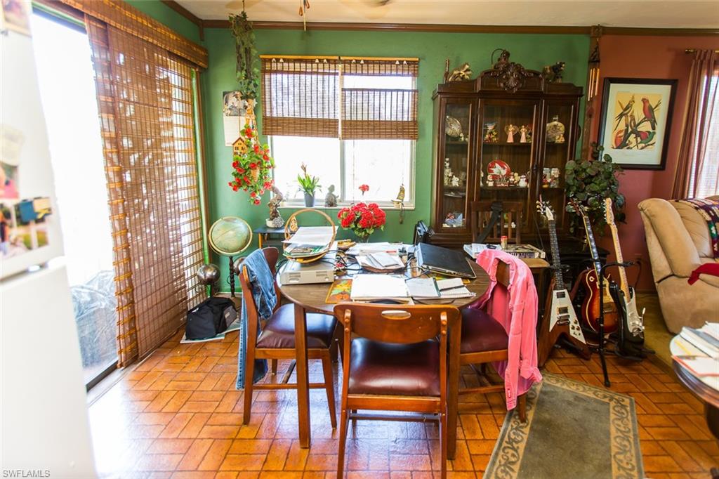 SAN CARLOS PARK - Residential