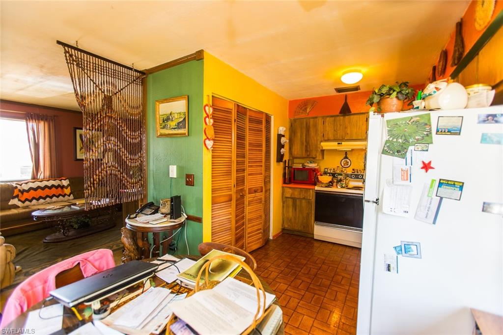 SAN CARLOS PARK - Residential