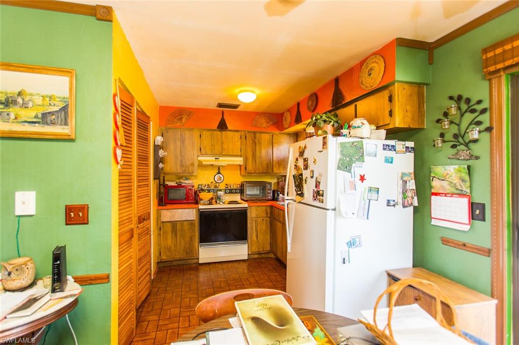 SAN CARLOS PARK - Residential